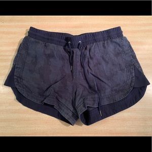 Athleta Beachside Bali Linen Short in Navy Camo